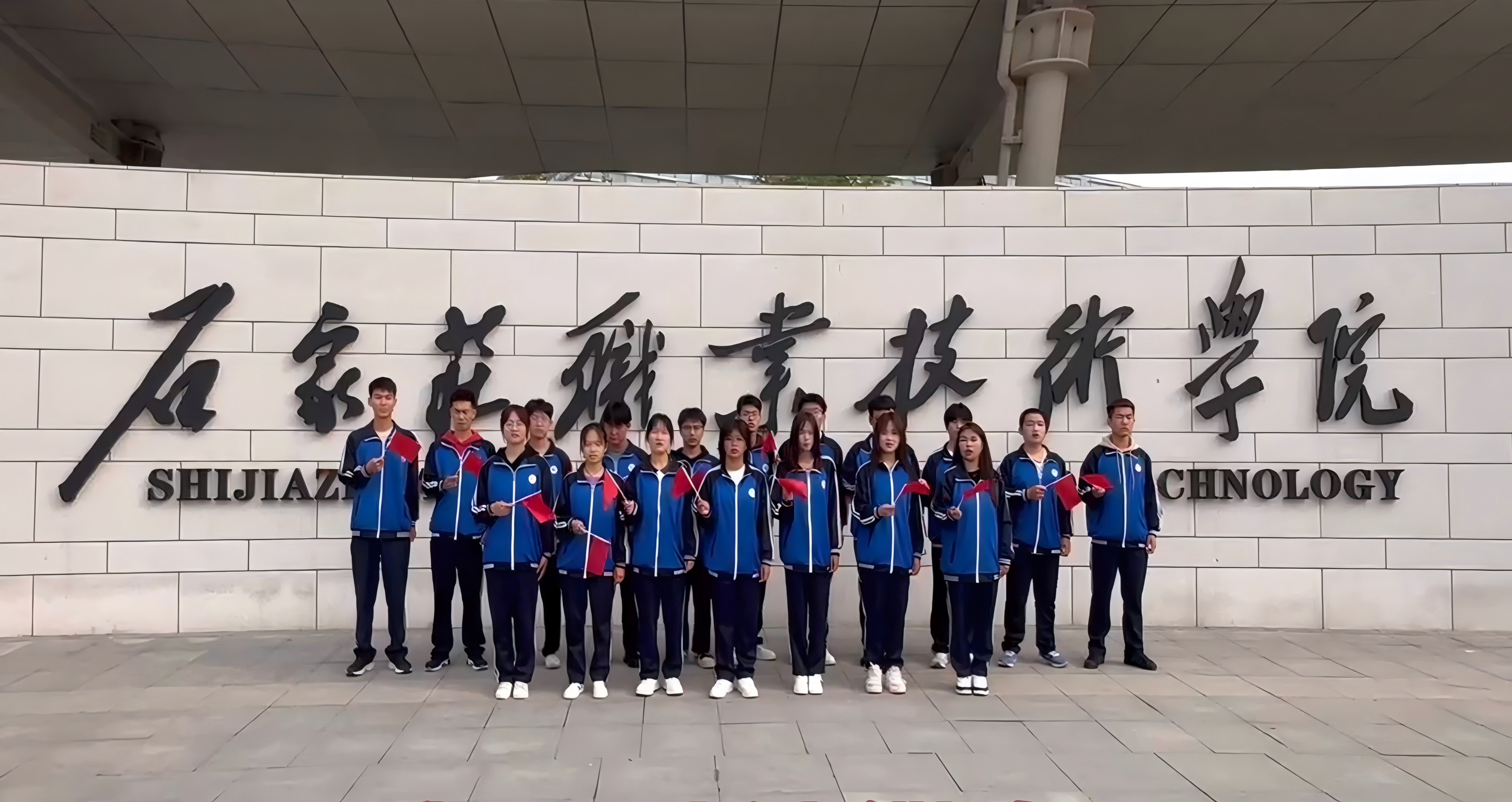 3.《宪法伴我们成长》歌曲传唱