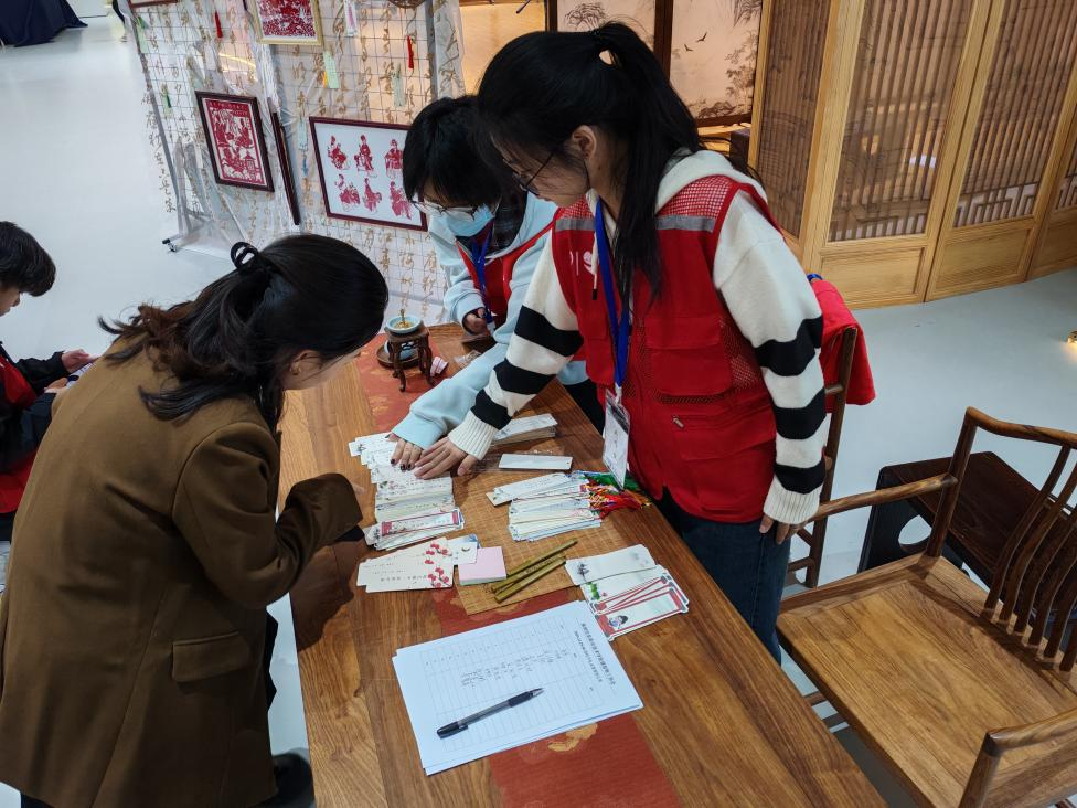 活动现场参与互动可签领《诗经》主题特色书签