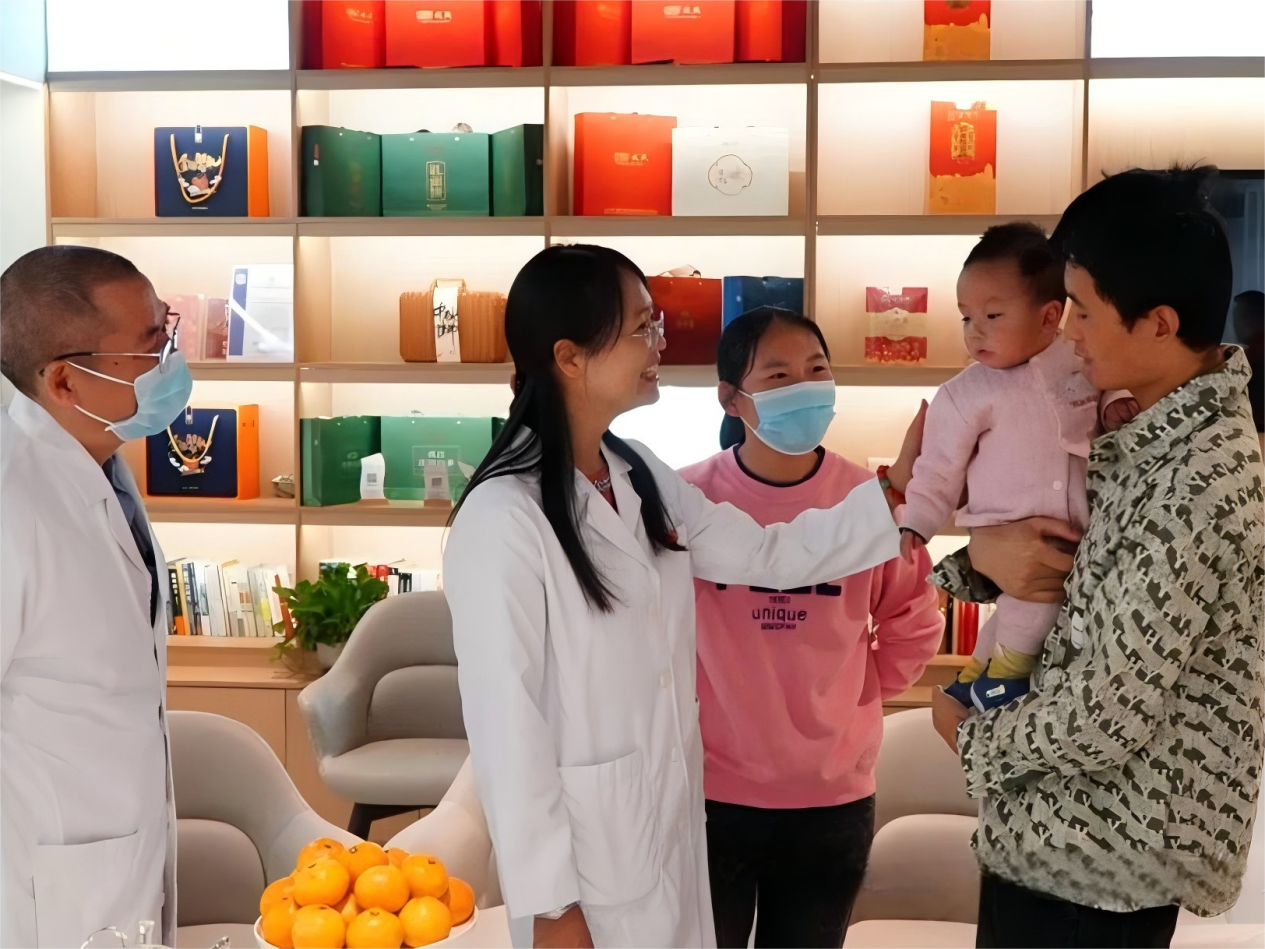 白主任义诊小黄人