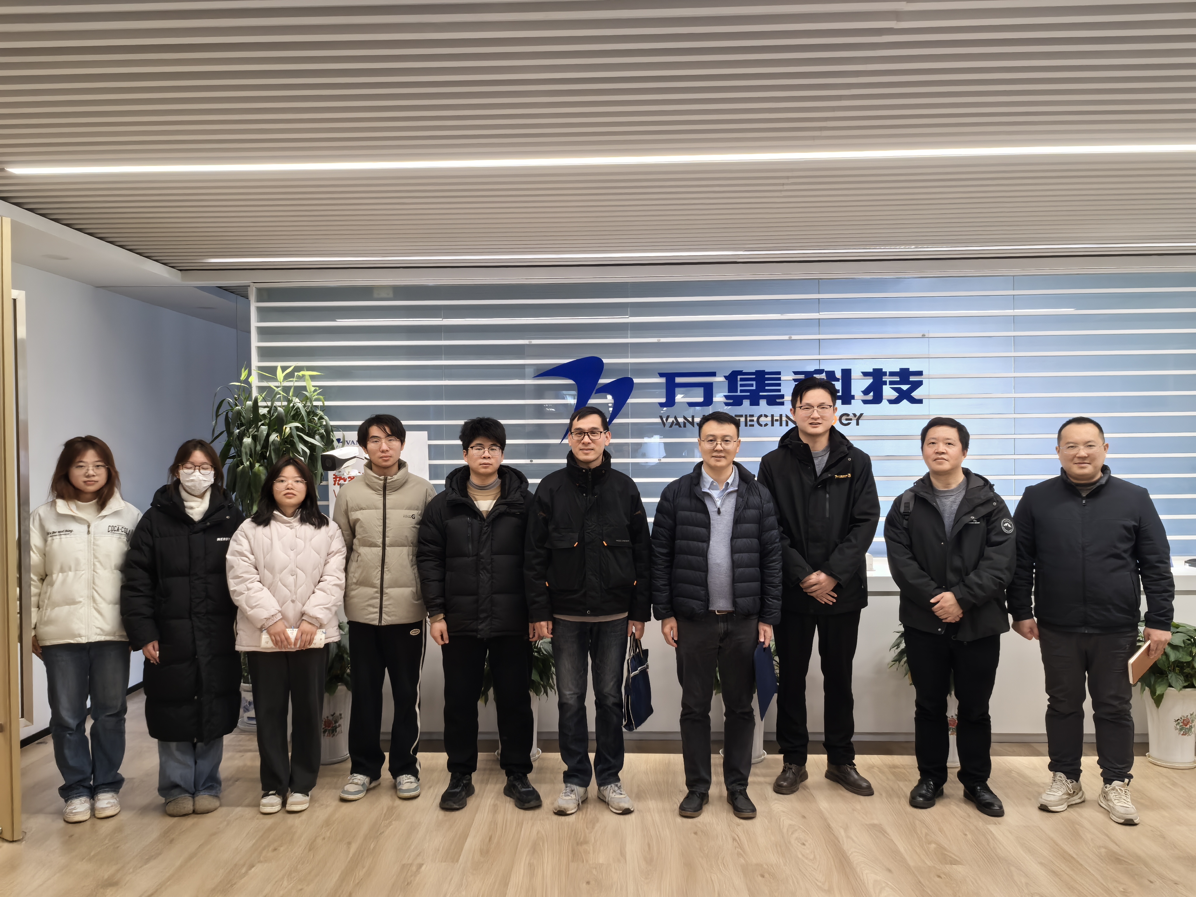 D43A20FB46AC1DF899E454ECE1E13621