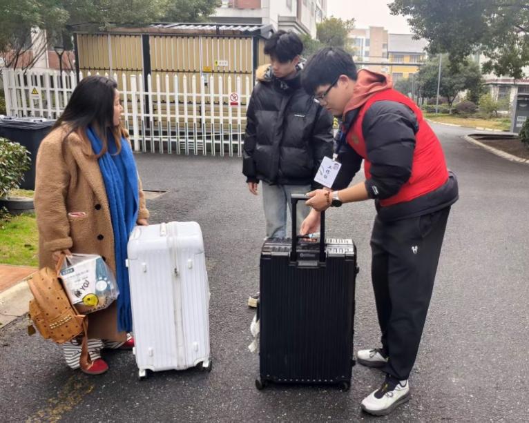 C372E53126C3E2DAF8C47BF5847_CFF6D1BB_15090