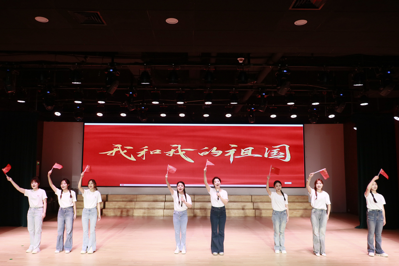 1.合唱《我和我的祖国》