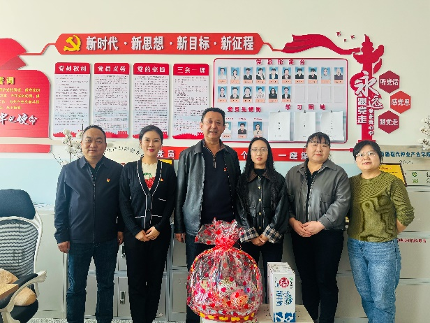 慰问李生梅老师