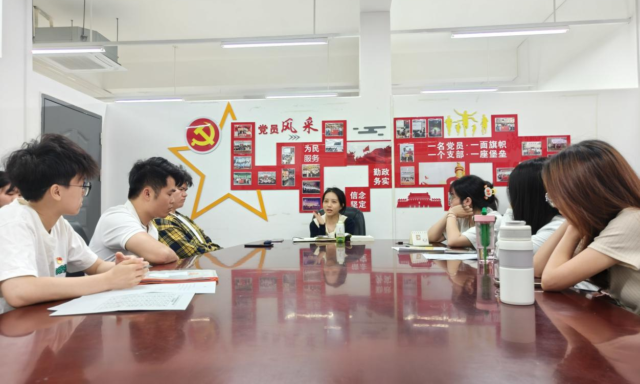 图13：许搪紫书记总结发言