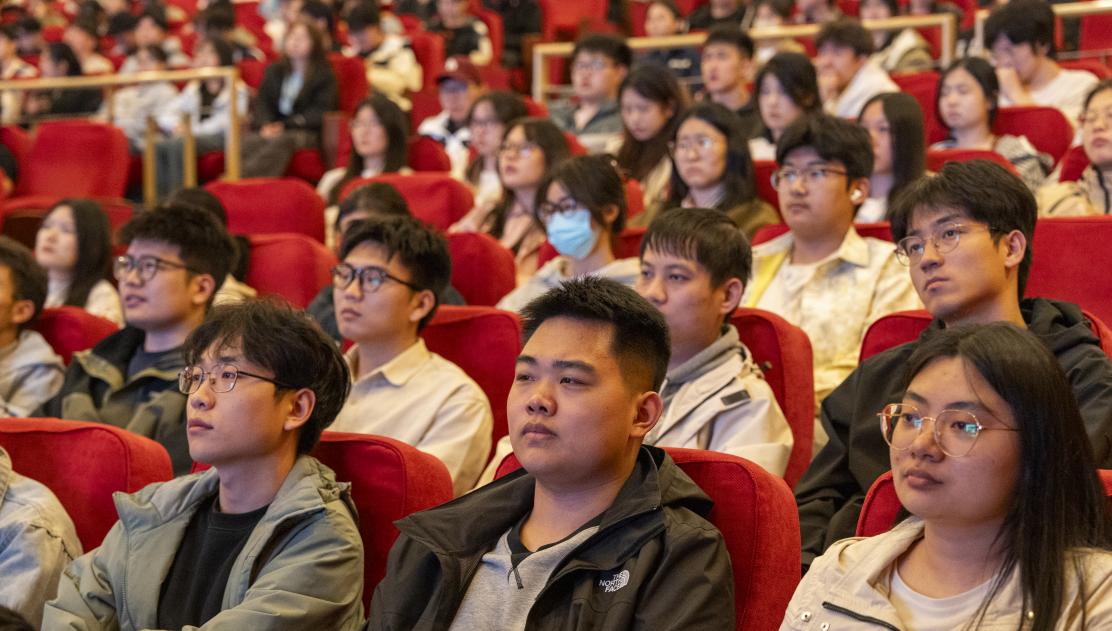 时代楷模、中国第一任核潜艇总设计师彭士禄院士故事讲座在校举行 p3