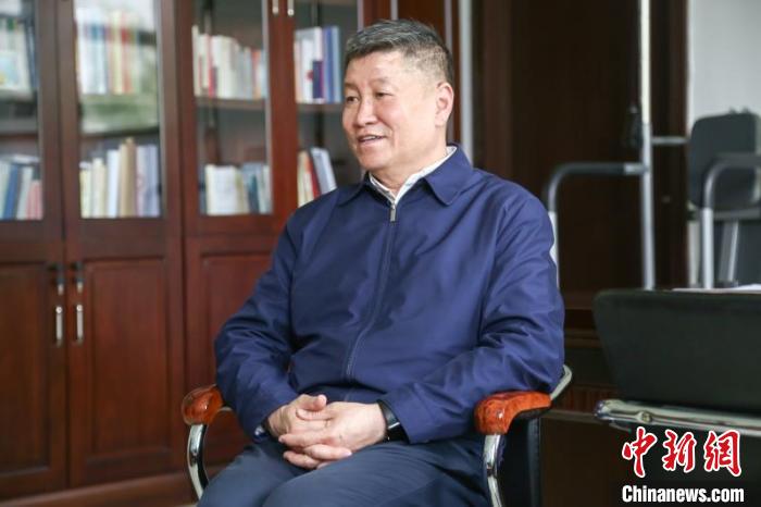 全国人大代表、山西工商学院院长牛三平。山西工商学院供图