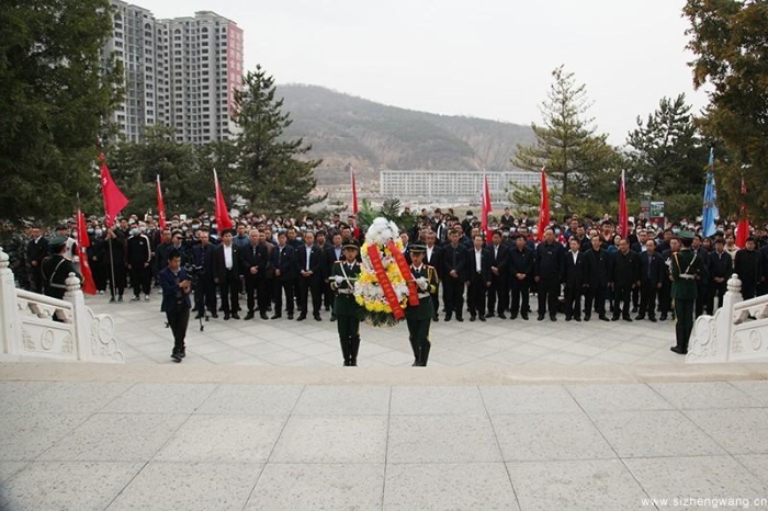 敬献花篮 敬献花篮