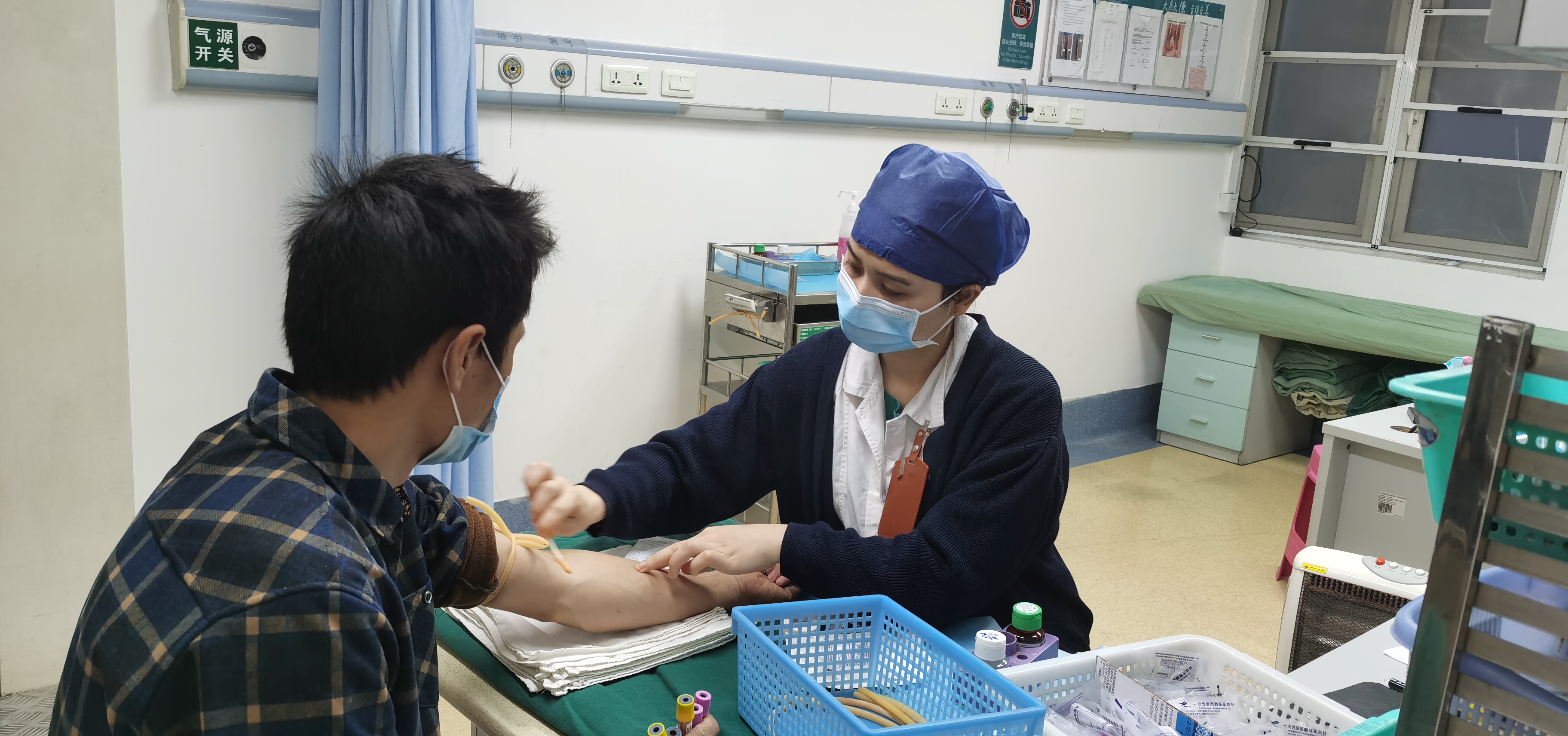 急诊患者的血标本采集.jpg