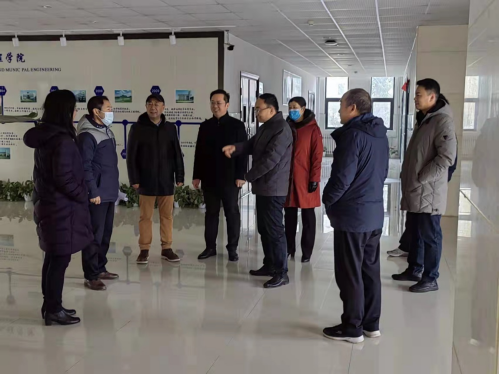 副校长李仰智一行检查指导环境与市政工程学院.png