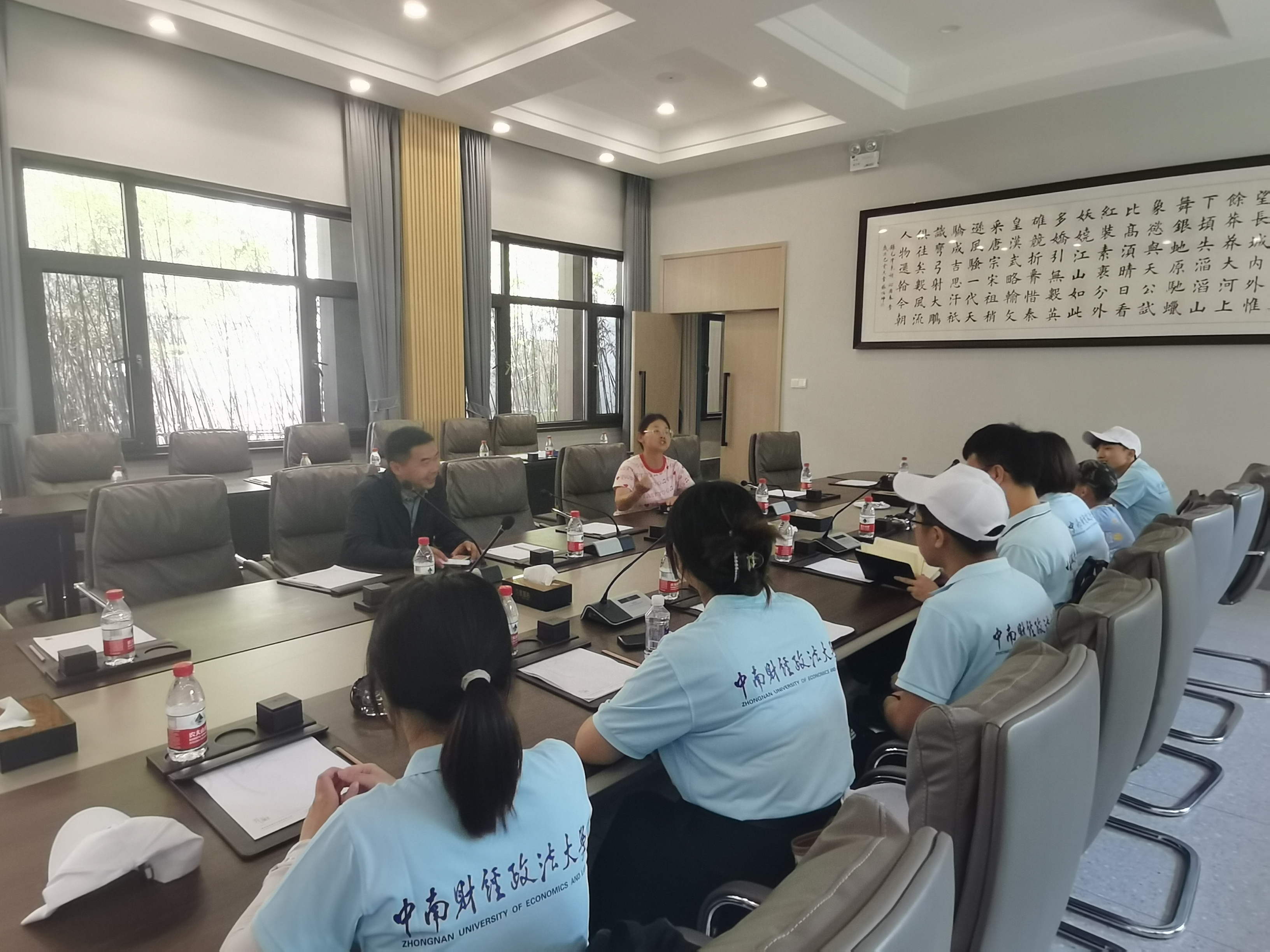 访谈岳石洪村百村集团余董事长 (2).jpg