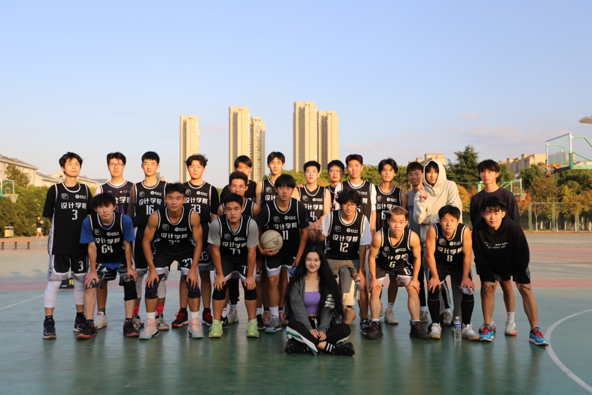 设计学院男篮在2022年“奋进杯”篮球赛上.png