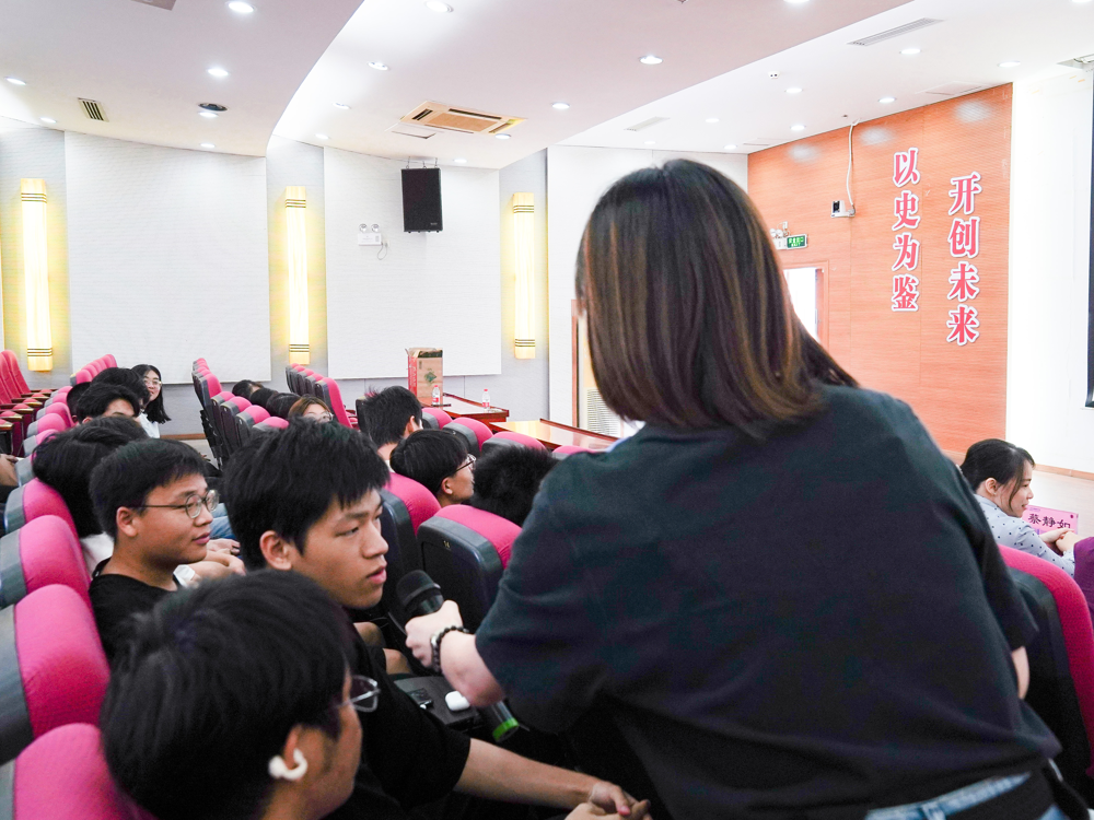 企业回答学生问题