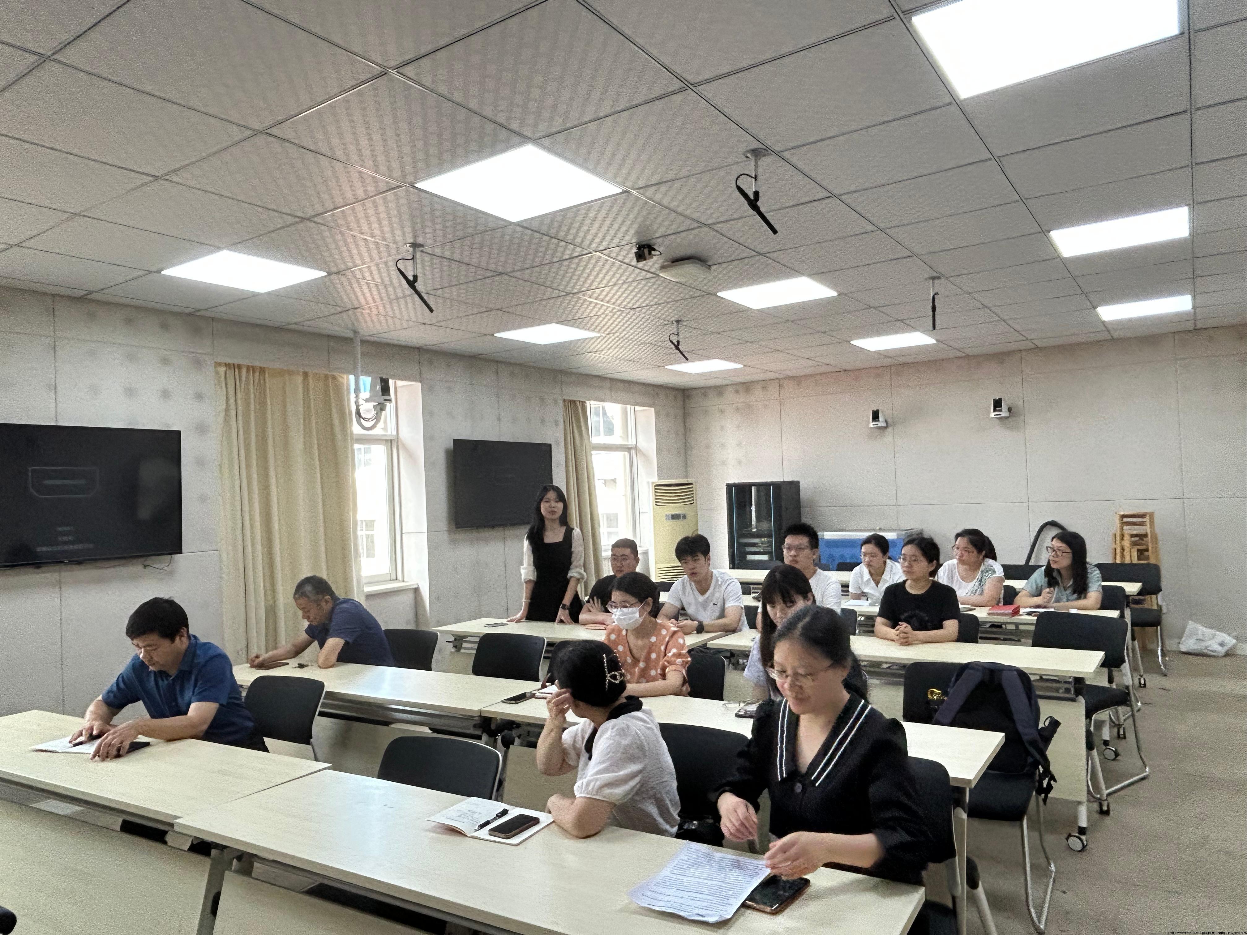 图3 耿立珊同志讲学习心得.JPG